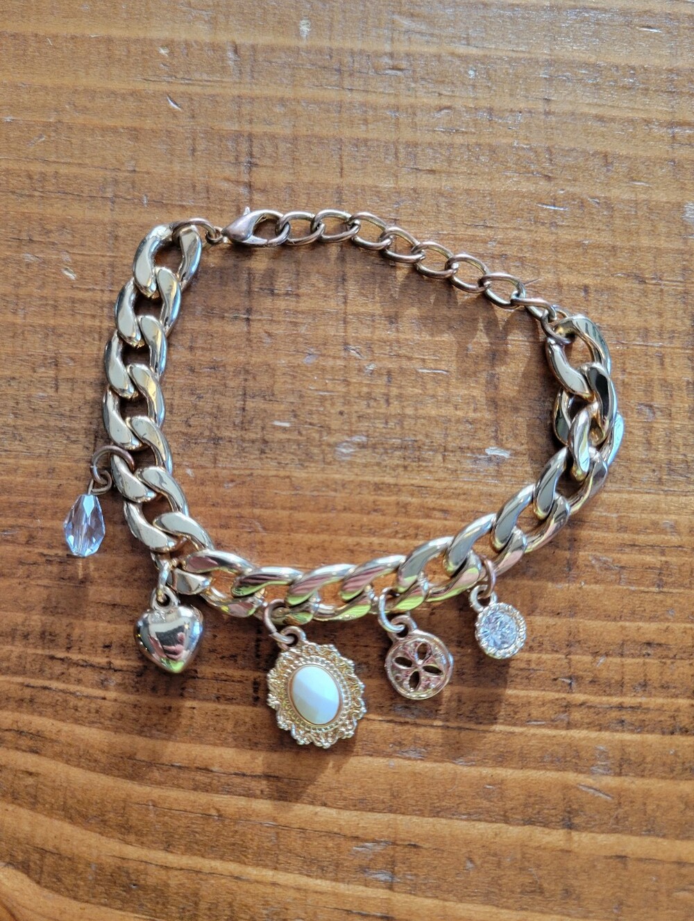 Gold Tone Wide Flat Chain Charm Bracelet Adjustable Length Heart Oval Rhinestone